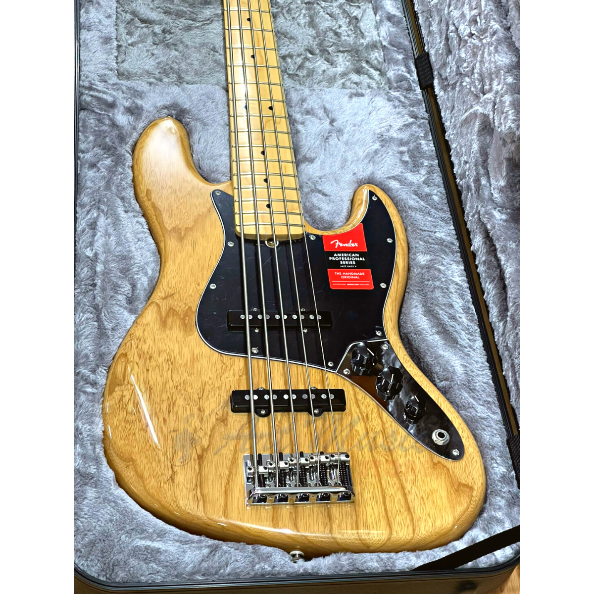 BAIXO FENDER AMERICAN PROFESSIONAL JAZZ BASS V ASH MAPLE NATURAL C/ CASE -  BAIXO FENDER AMERICAN PROFESSIONAL JAZZ BASS V ASH MAPLE NATURAL C/ CASE -  FENDER